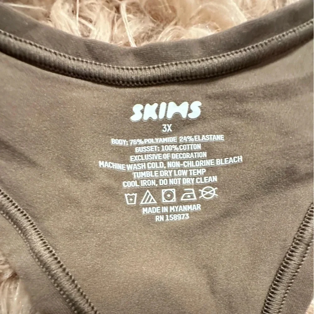 Skims Dip Front Thong Umber NWT 3X